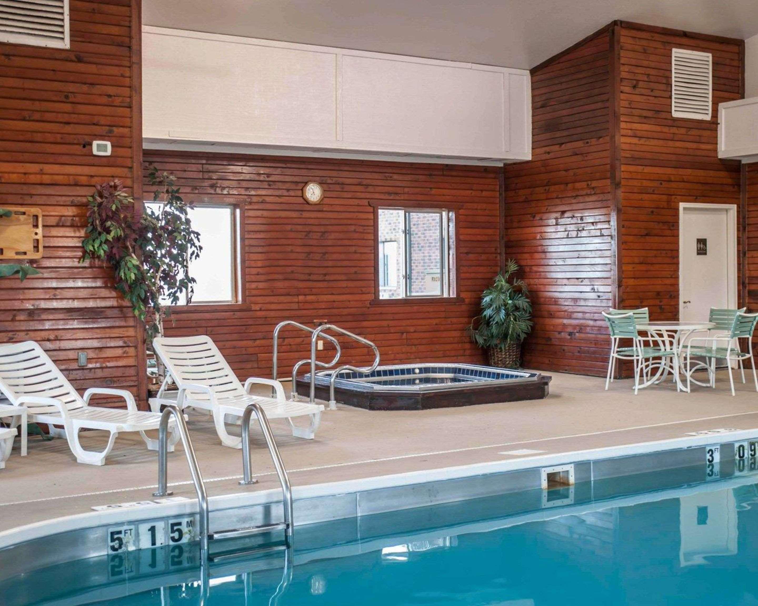 Quality Inn & Suites Boonville - Columbia المظهر الخارجي الصورة