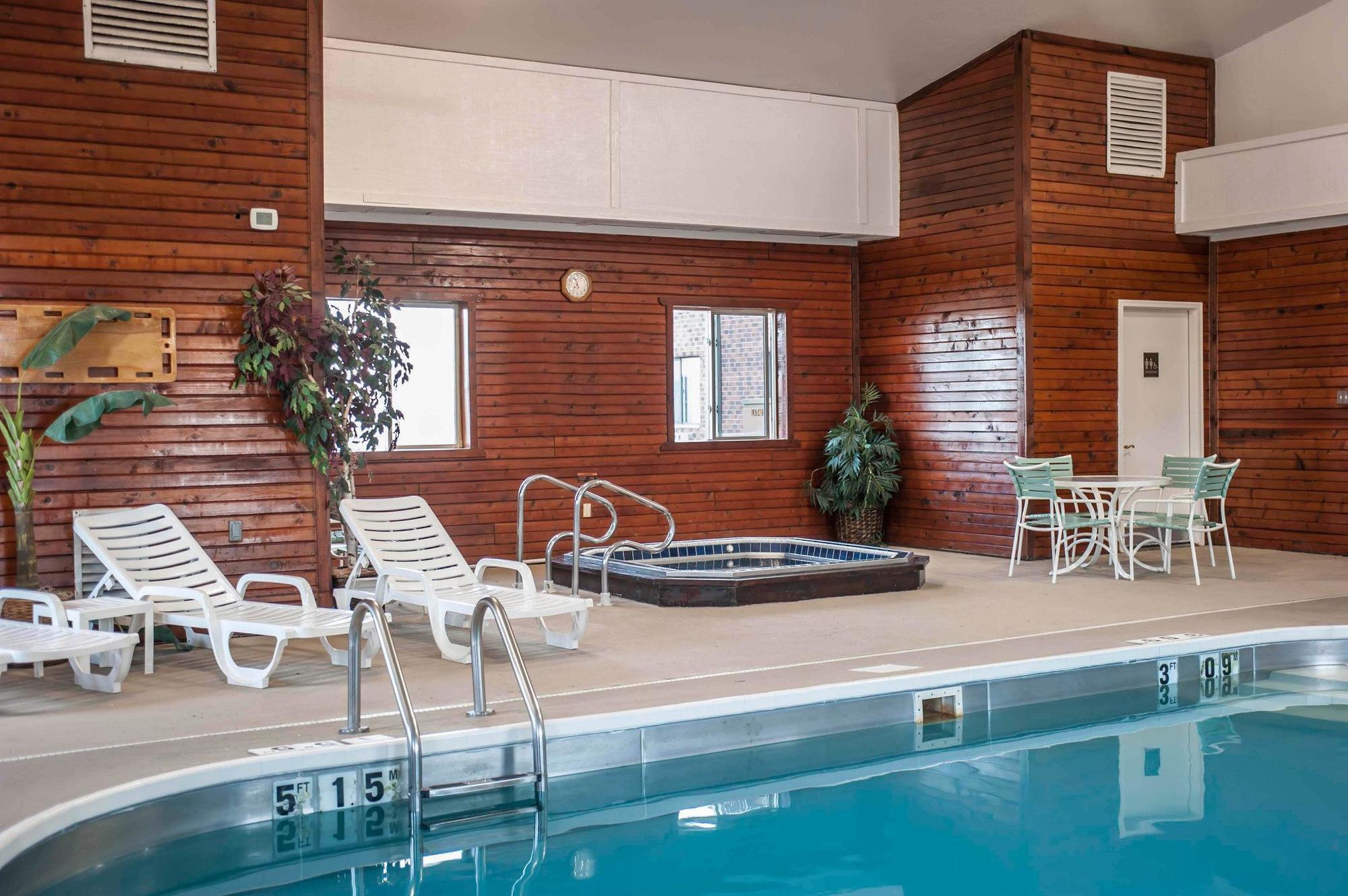 Quality Inn & Suites Boonville - Columbia المظهر الخارجي الصورة